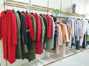 一線品牌卡拉貝斯 折扣女裝走份批發一手貨源，重慶服裝服飾批發新選擇