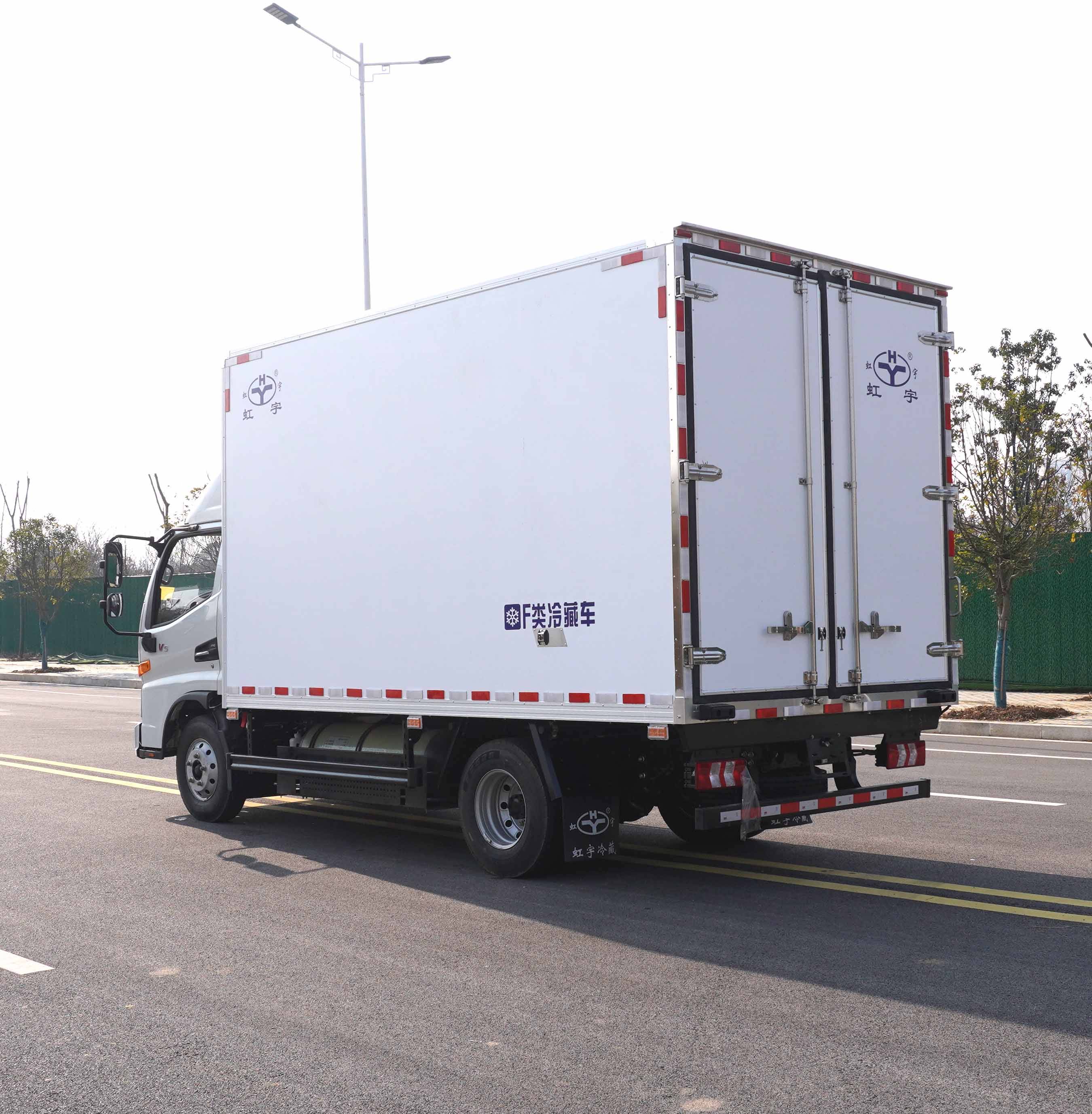 江淮駿鈴V5 4.2米冷藏車 高效冷鏈運輸解決方案與市場行情解析